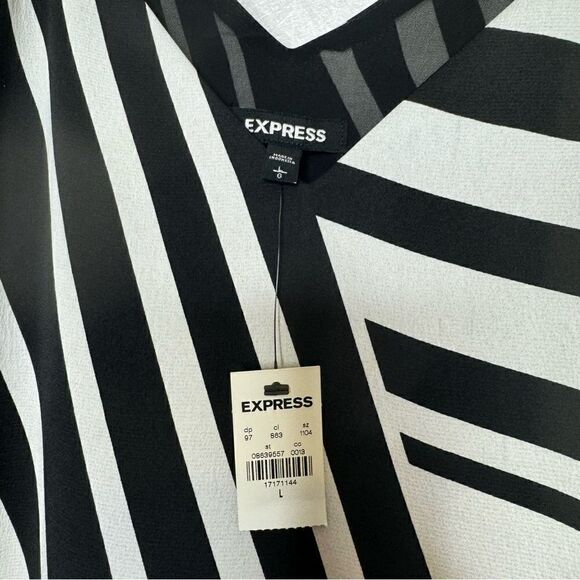 Express Double V Geometric Striped Downtown Cami L - Picture 2 of 4